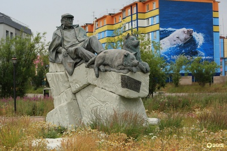 Памятник Юрию Рытхэу