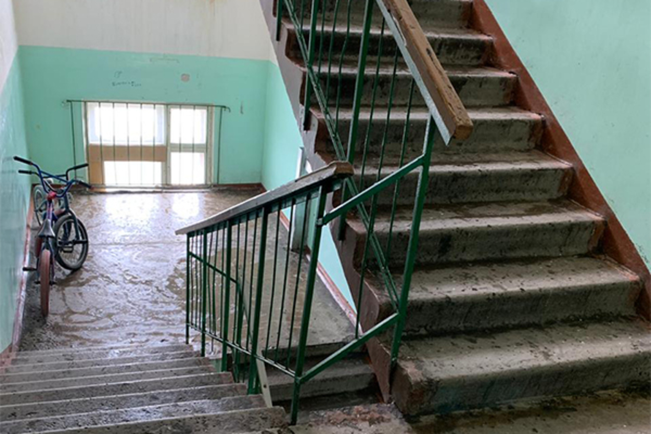 Жилдом провел генеральную уборку в подъездах Тавайваама