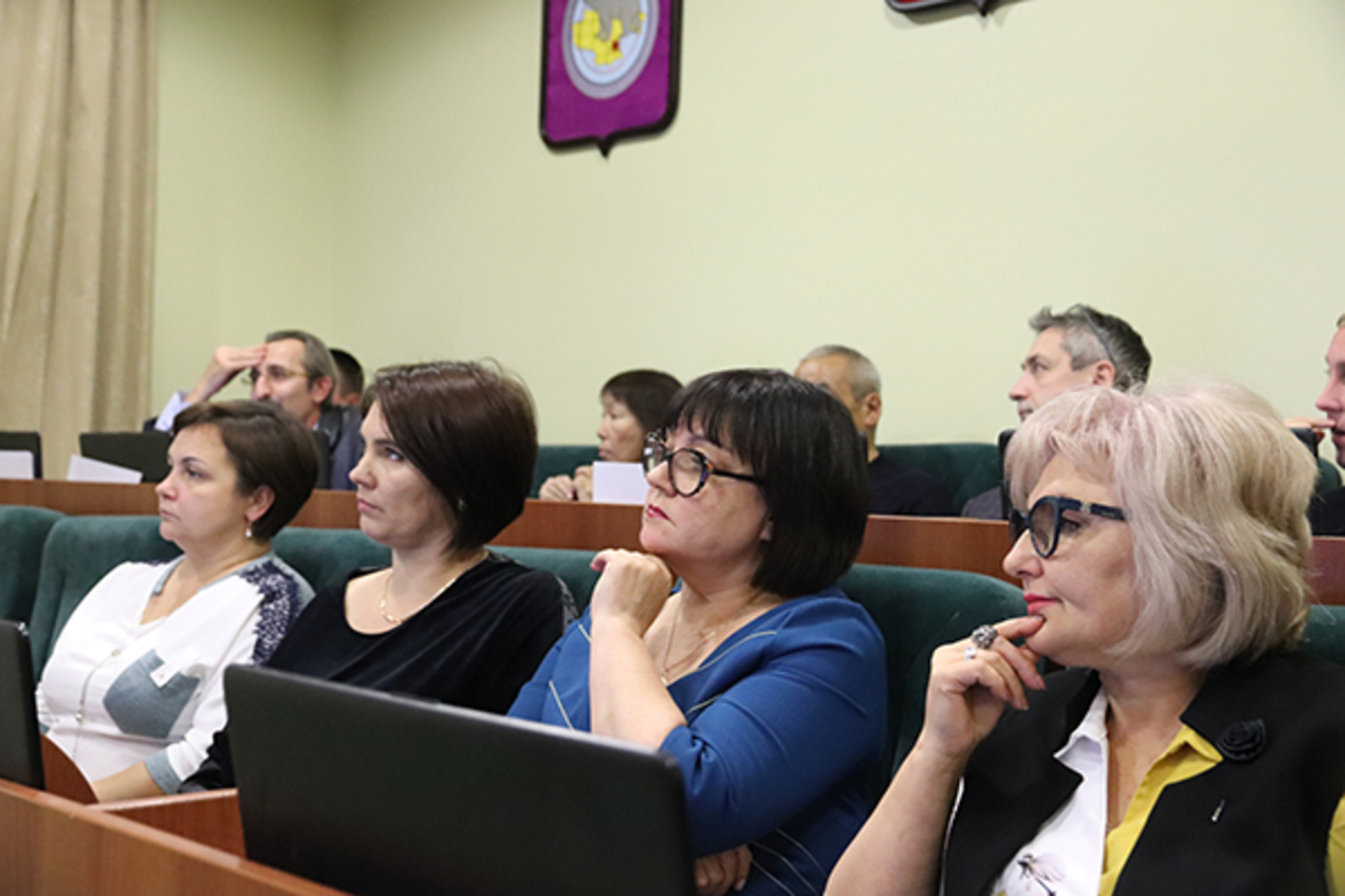 Реорганизацию школы обсудили с Советом депутатов