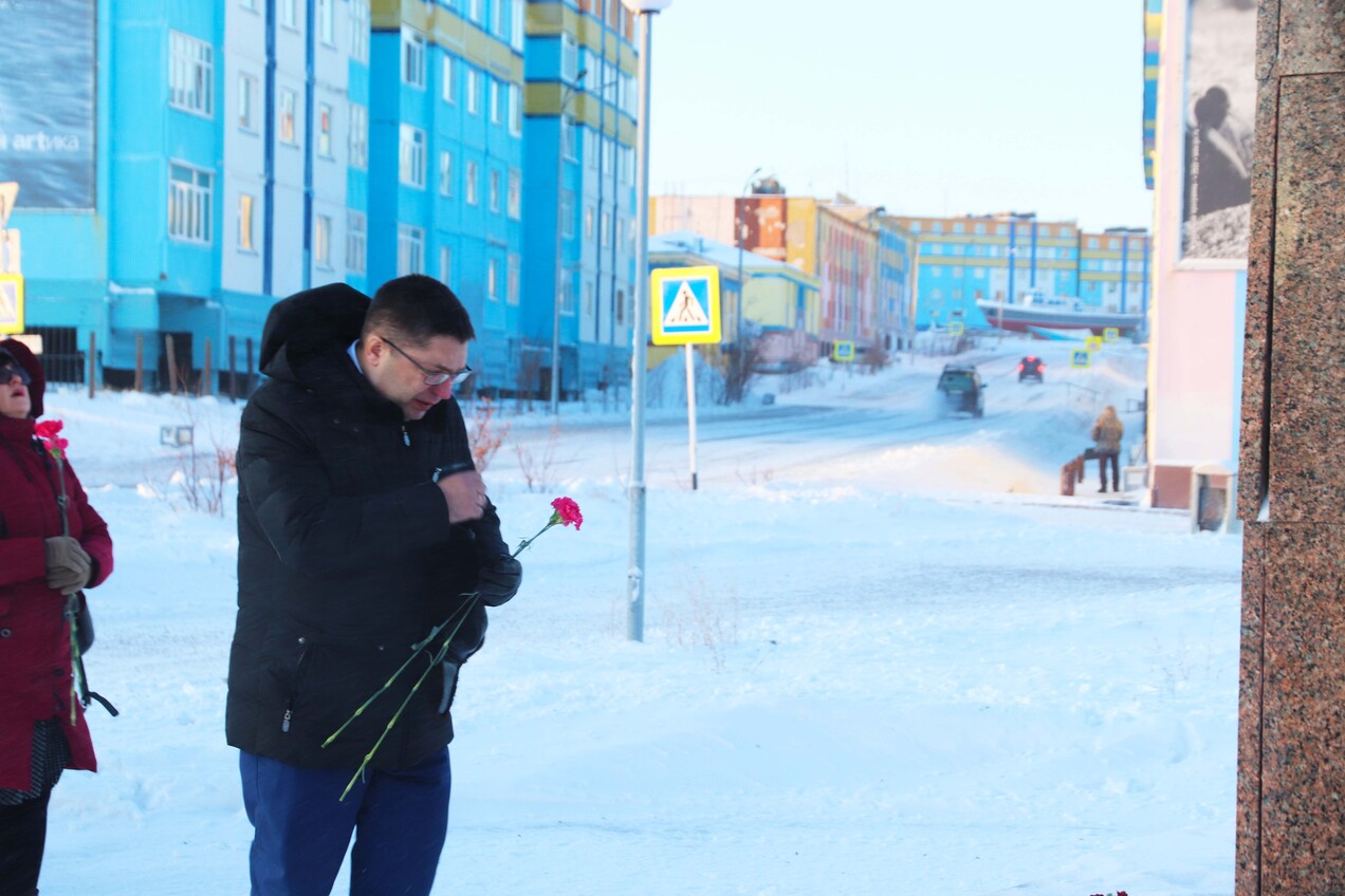Павшим солдатам возложили цветы