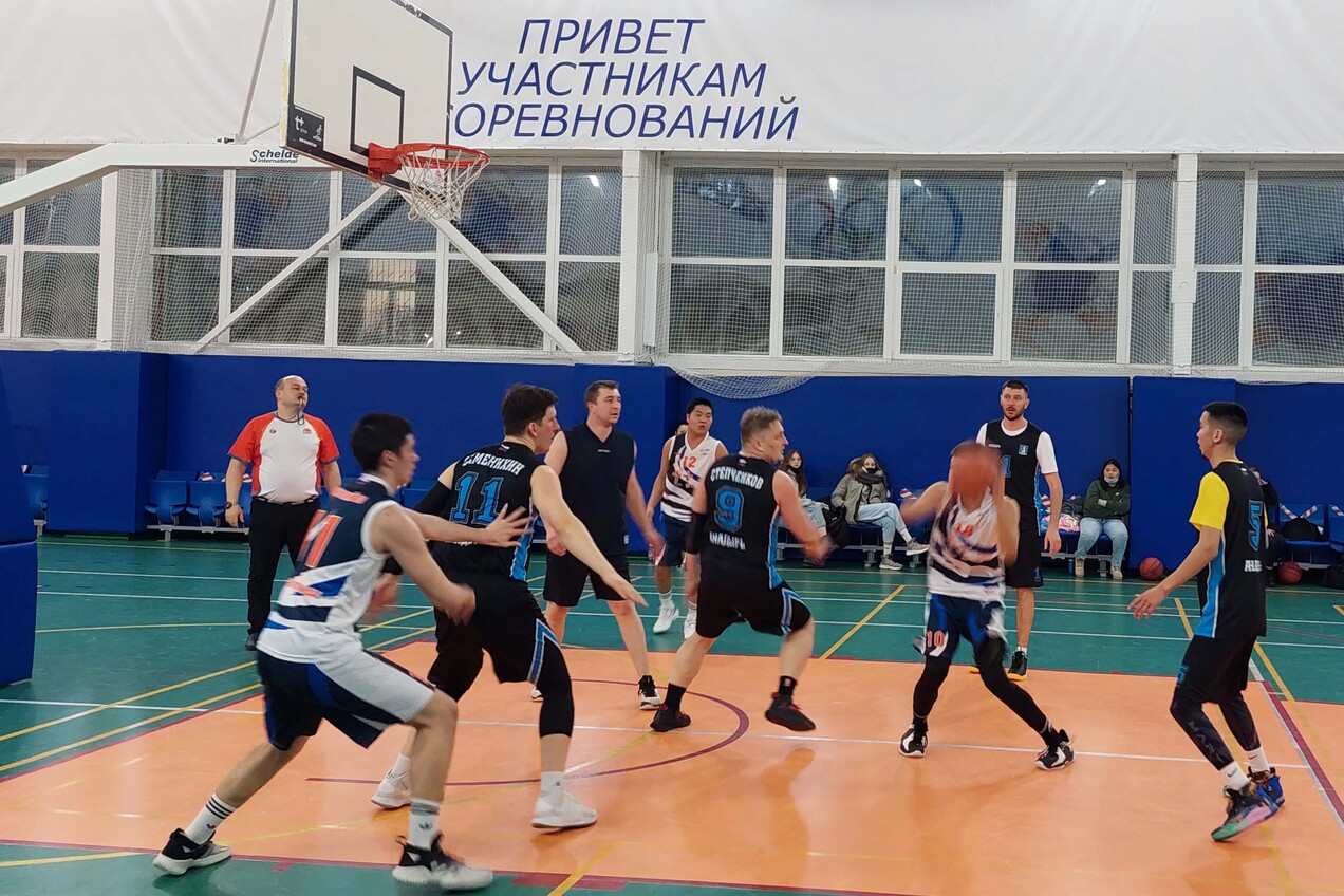В Анадыре стартовало первенство по баскетболу