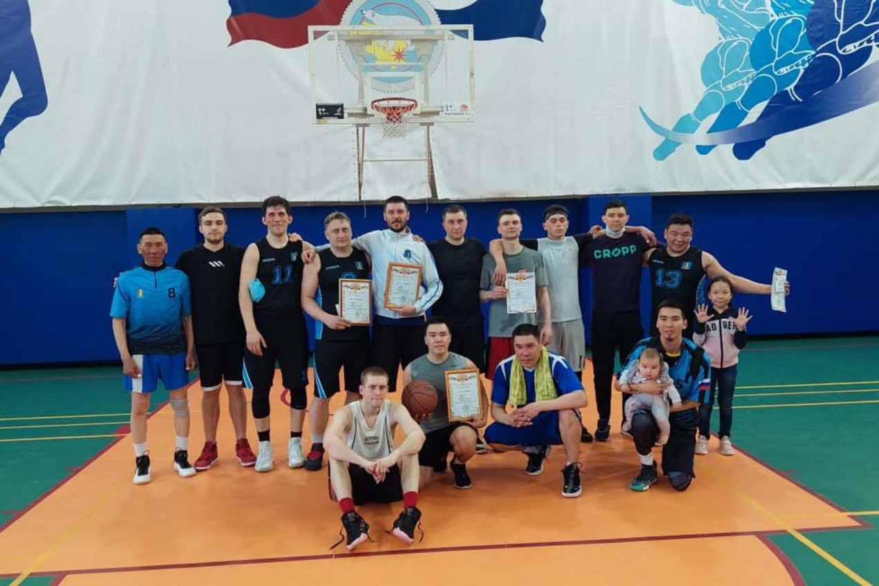 Определены победители первенства Анадыря по баскетболу