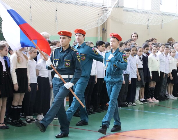 В школе по улице Отке прошла тематическая линейка, посвященная битве за Москву
