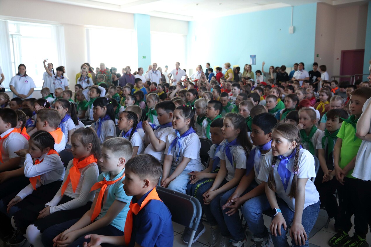 Торжественное открытие летнего пришкольного лагеря прошло в Анадыре