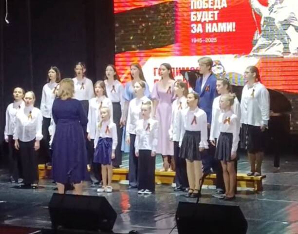 Ежегодный отчетный концерт и выставка Детской школы искусств, где юные таланты раскрывают свои сердца через творчество!