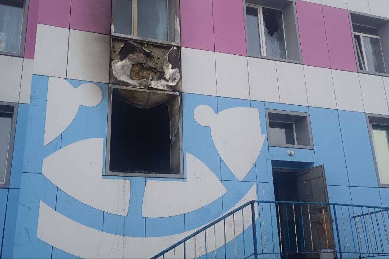 Пожар произошел в трёхкомнатной квартире на первом этаже дома в Тавайвааме. 