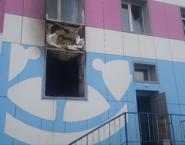 Пожар произошел в трёхкомнатной квартире на первом этаже дома в Тавайвааме. 