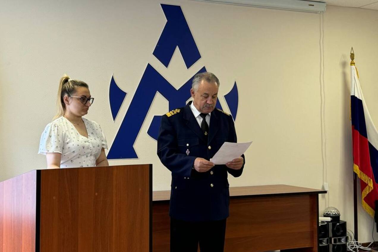 ⚓️ Анадырский морской порт и Администрация городского округа Анадырь поздравили лучших в День работников морского и речного флота! 