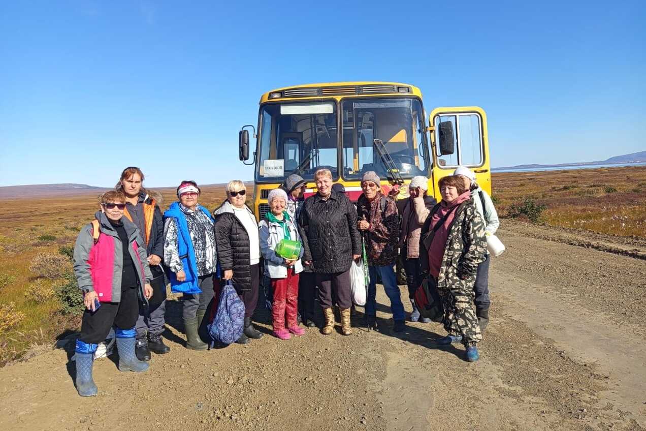 Состоялась поездка в тундру для анадырских пенсионеров.