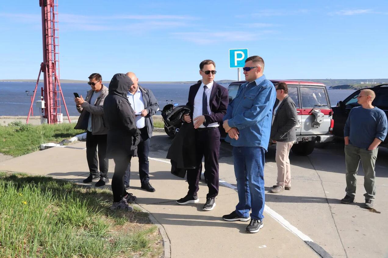 Понедельник начался с традиционного обхода города