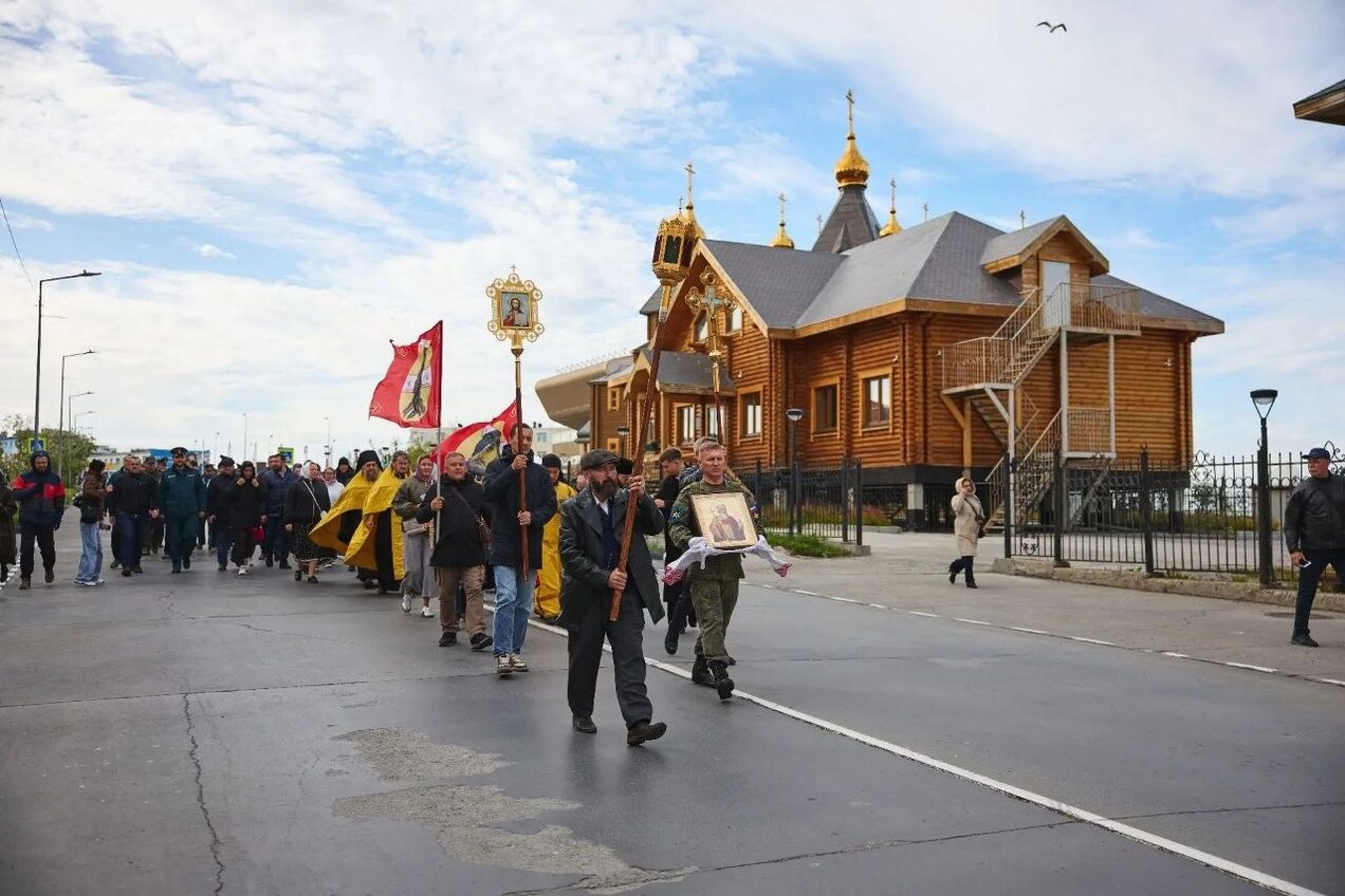 Горожане прошли крестным ходом в честь Дня Крещения Руси