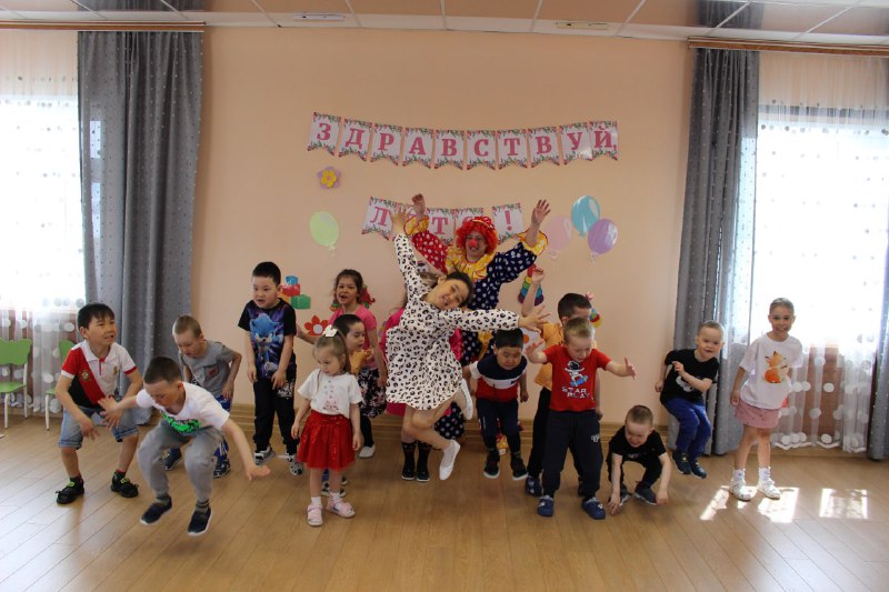 День защиты детей отметили в культурных, учебны...
